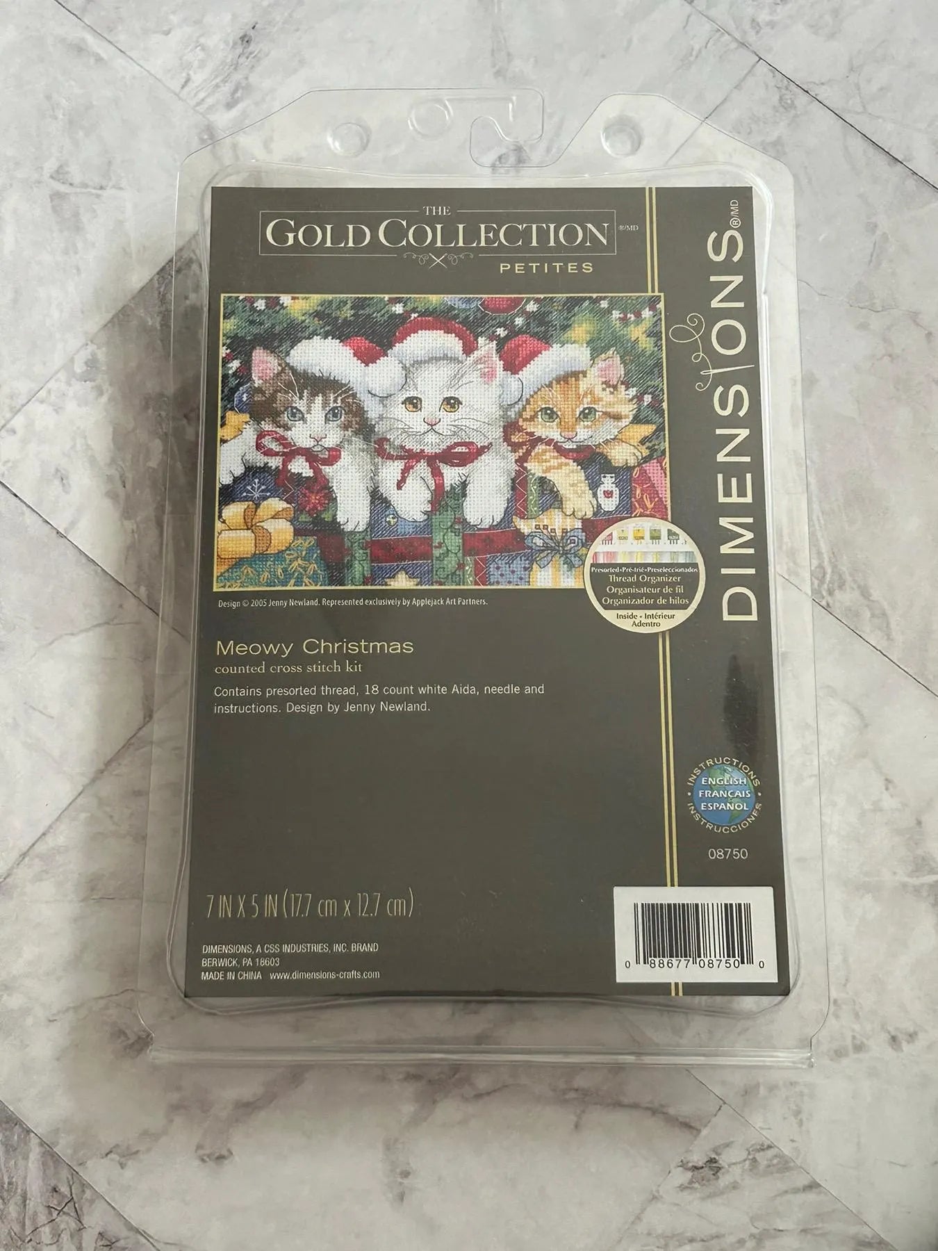 Dimensions Gold Collection Petites Meowy Christmas 8750, Counted Cross Stitch Kit, 18 Count White Aida