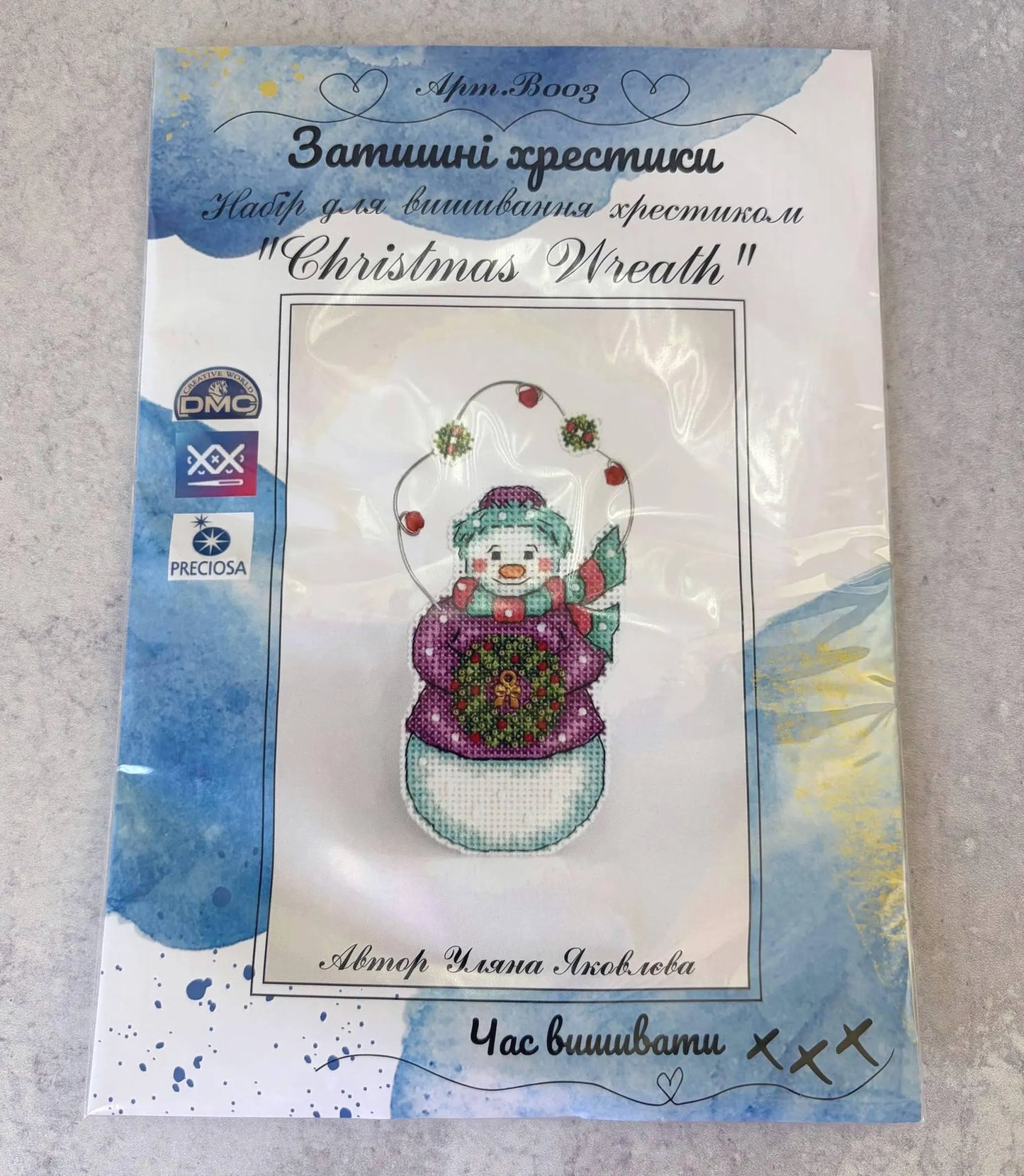 Cozy Crosses Christmas Wreath B003 Counted Cross Stitch Kit, Plastic Canvas Snowman Ornament