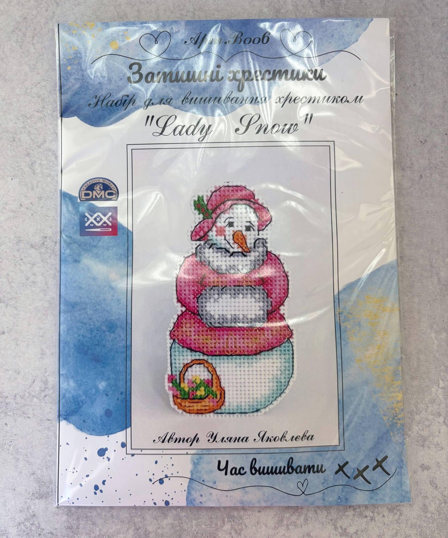 Cozy Crosses Lady Snow B006 Counted Cross Stitch Kit, Plastic Canvas Snowman Ornament