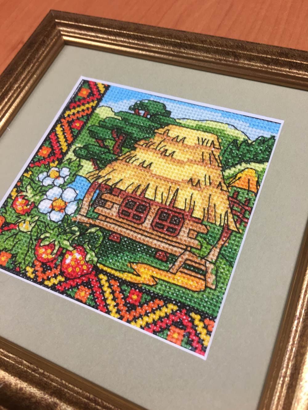 Counted Cross Stitch Kit, Volhynia Strawberries (Hut), 01297