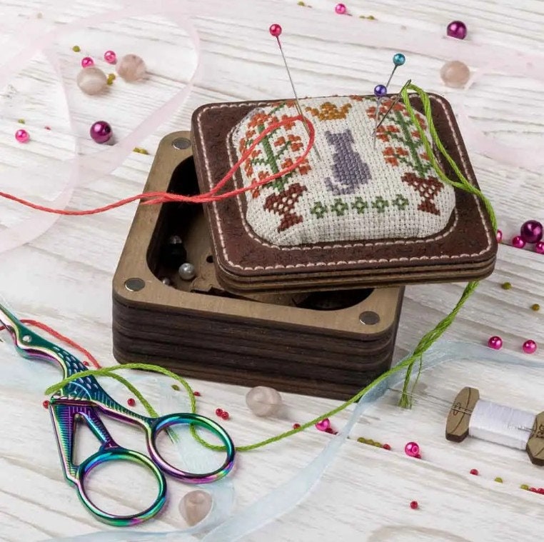 DIY Cross Stitch Needle Holder Kit: Plywood Needle Case, Embroidery Top