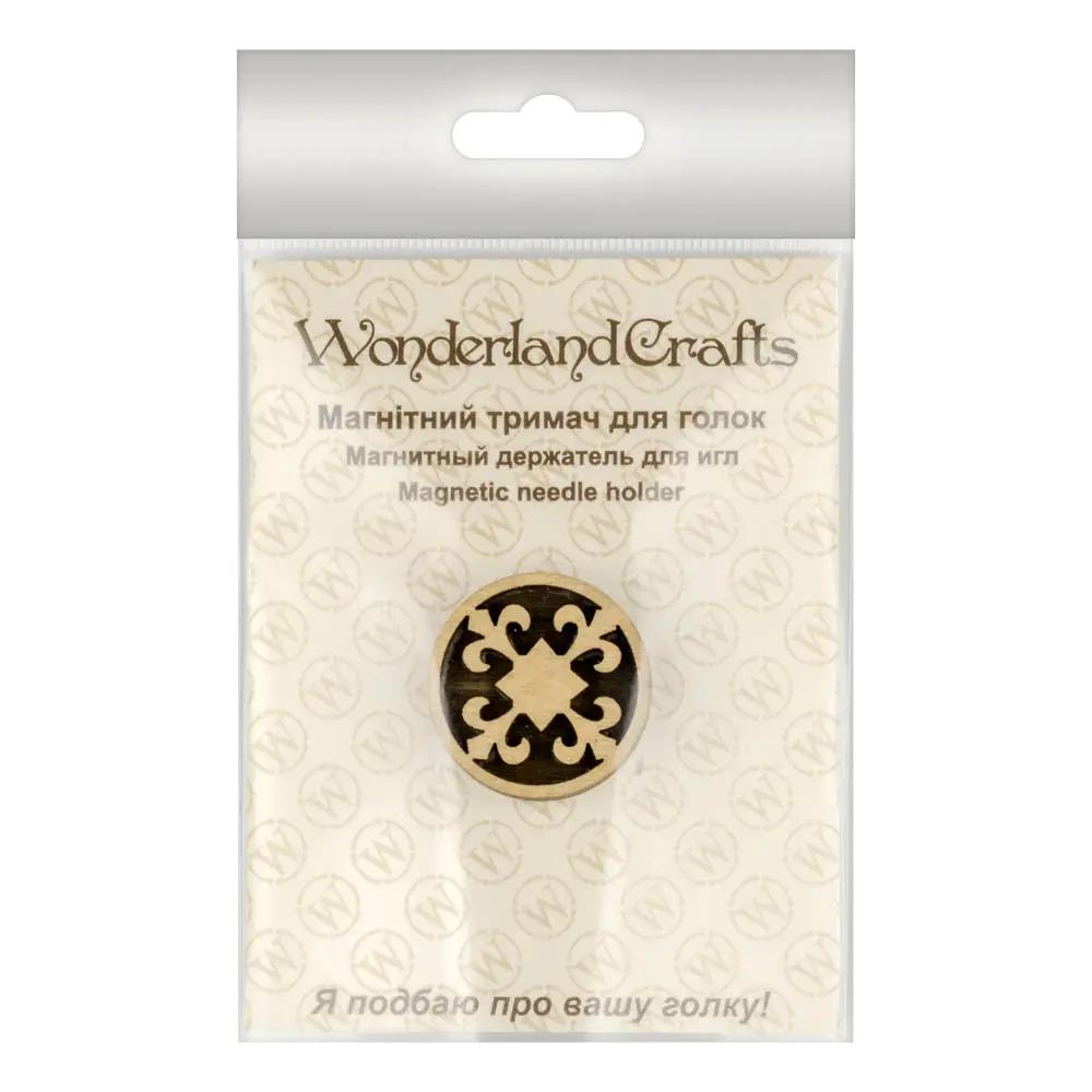 Small Magnetic needle holder from plywood, 3 cm, MH-082 ( 1 Item)