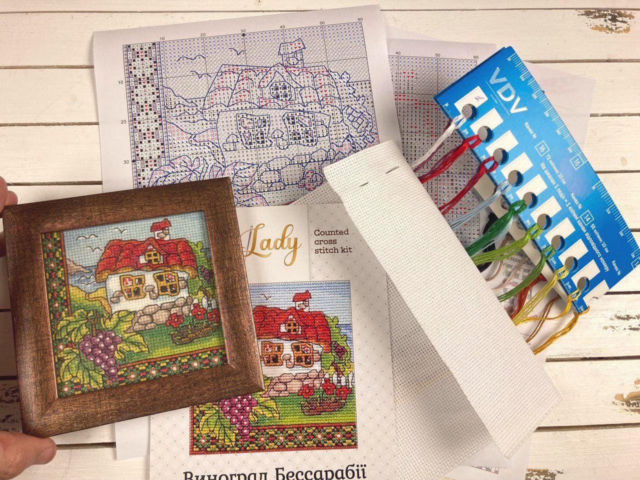 Counted Cross Stitch Kit, Besarabia Grapes (Hut), 01296