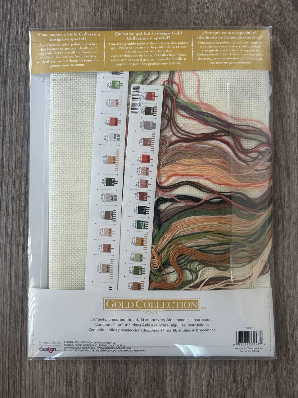 White Roses Cross Stitch Kit: Dimensions Gold Collection (16"x11")