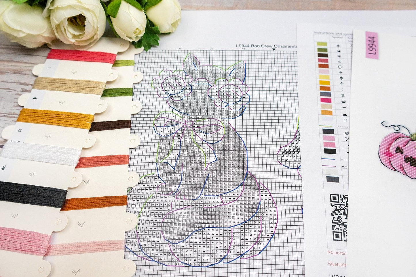 Counted Cross Stitch Kit LETISTITCH Boo Crew Ornaments 5 pcs. L9944, plastic canva