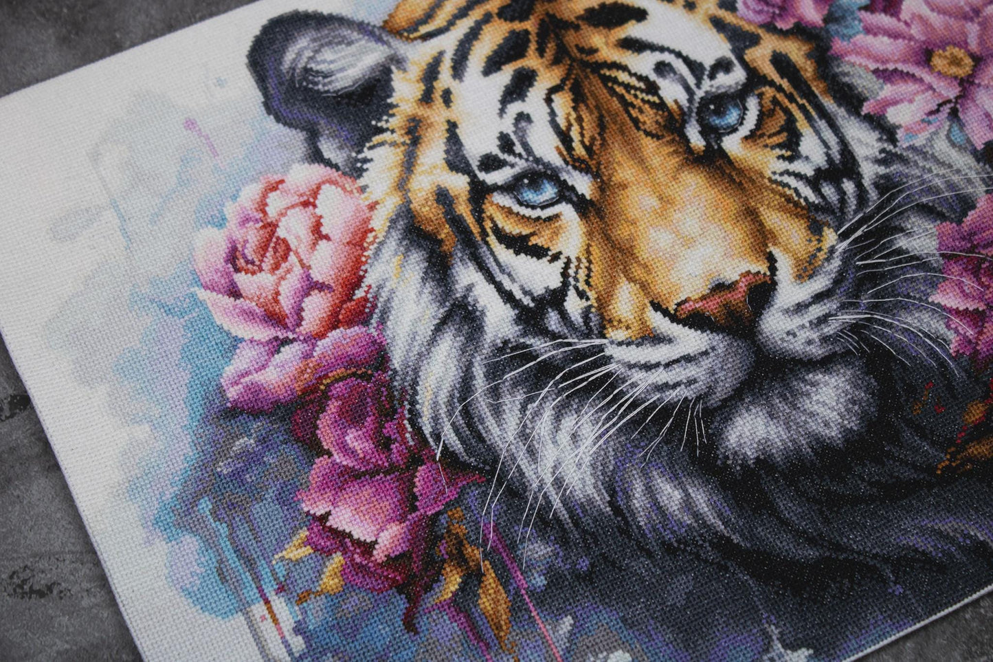 Counted Cross Stitch Kit Luca-S - Wild Life Of Predator, BU5033