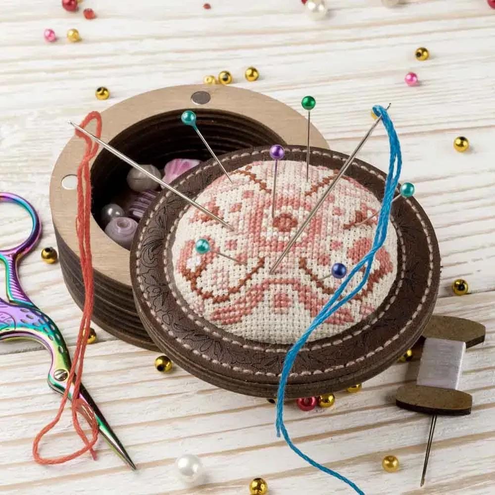 Pincushion kit, set for making a needle holder plywood, 8,5*8,5 cm, TL-80