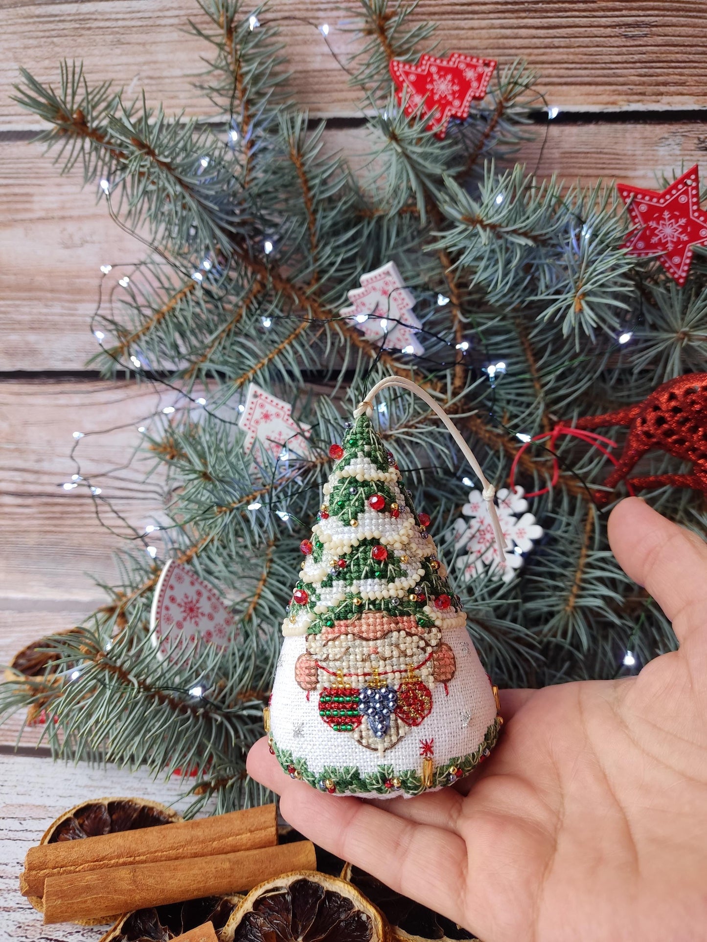 Counted Cross Stitch Kit – Gnome Spirit of Christmas Toy, Linen Fabric & Beads, DIY Embroidery