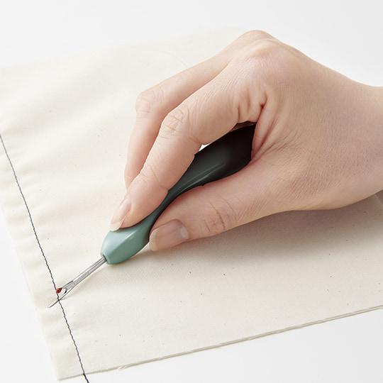 Grip Fit Seam Ripper Clover, 4820, from Sewing Notions