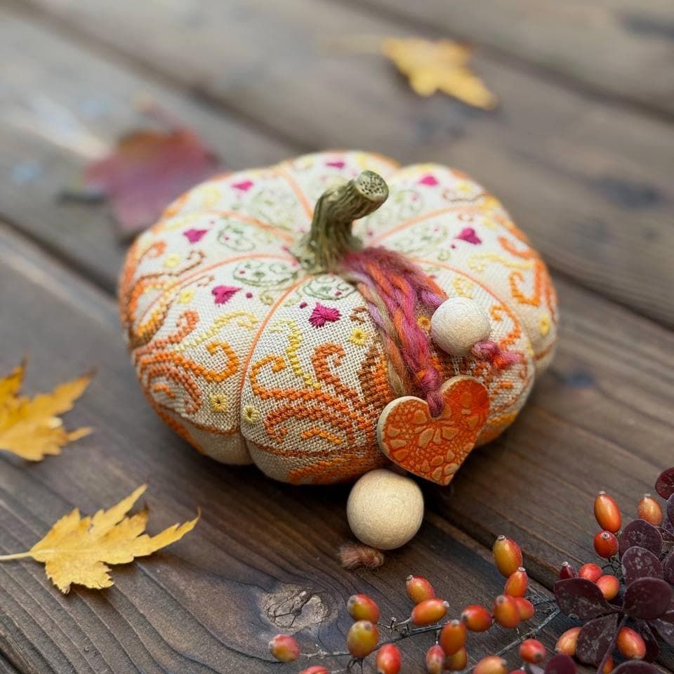 Pumpkin Fall Heart Counted Cross Stitch sampler Tela-Artis X-357, Evenweave Fabric