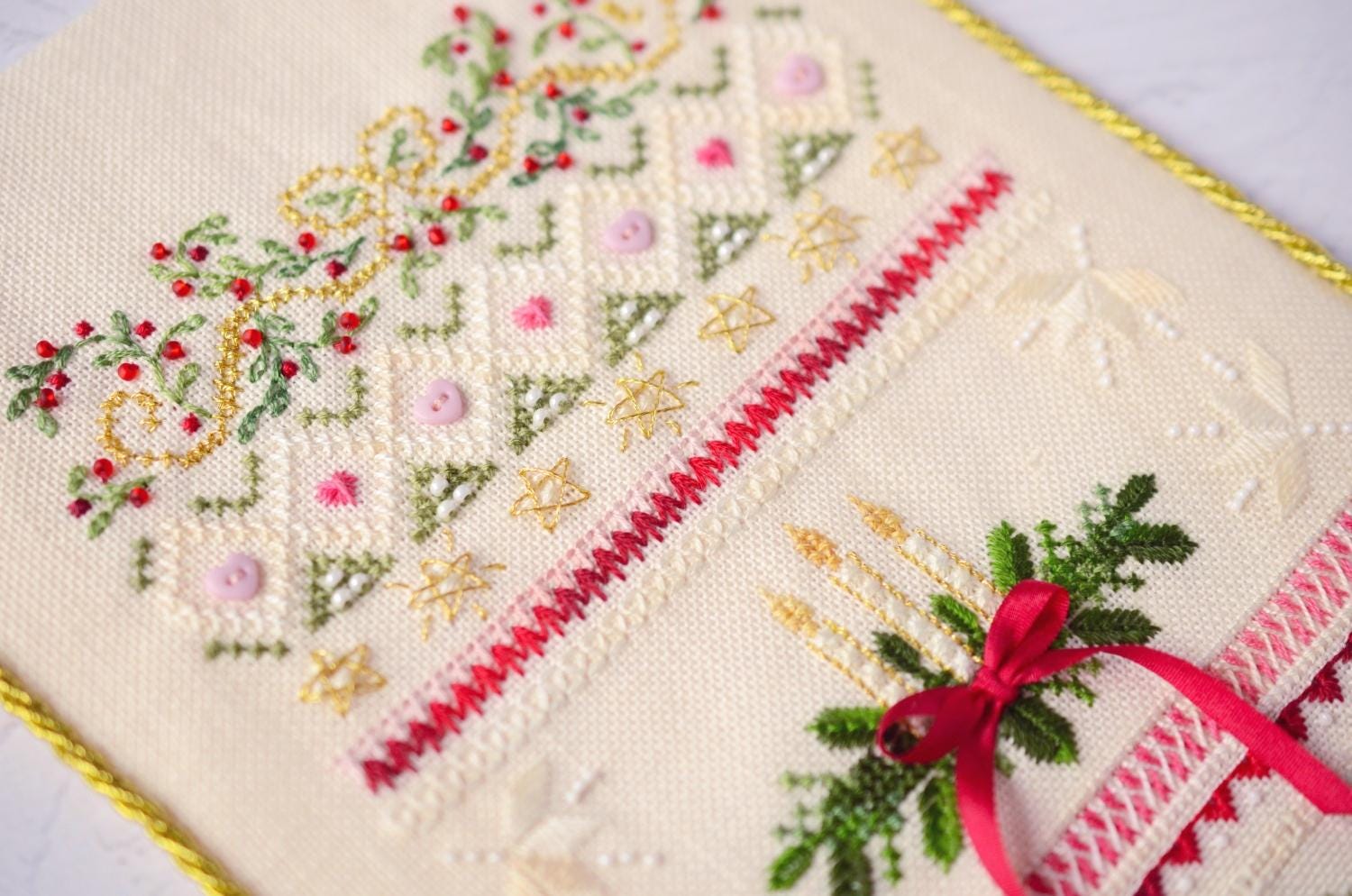 Christmas lace Cross Stitch Sampler Kit: Tela Artis Hand-Dyed DMC, Evenweave Fabric