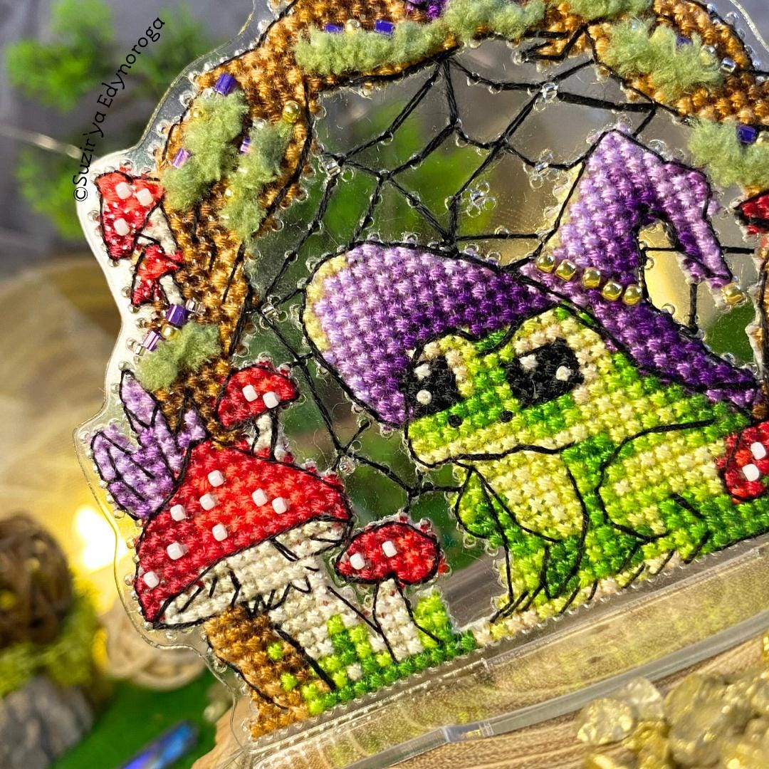 Cross Stitch kit Helloween Frog, threads, beads and decorative crystals.
