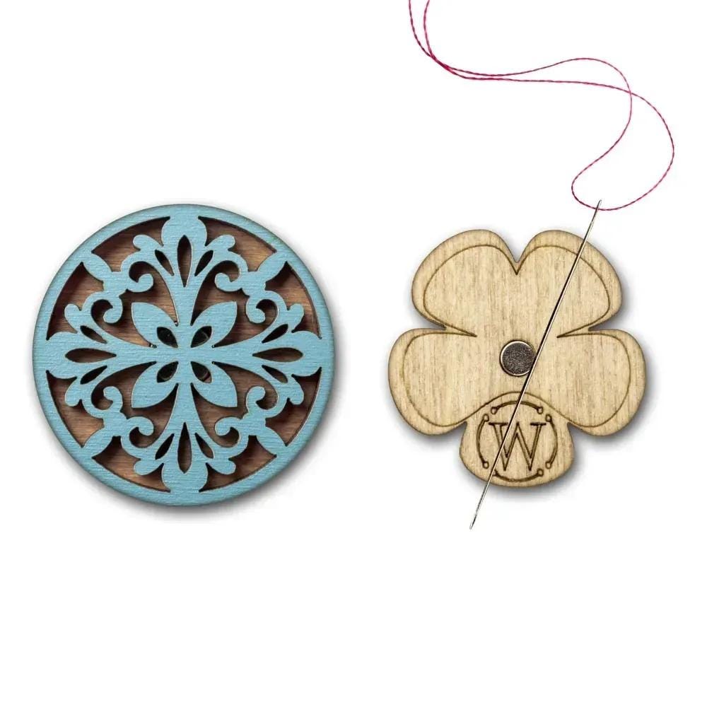 Magnetic needle holder from plywood, 3.5*3.5 cm, MH-109 ( 1 Item)