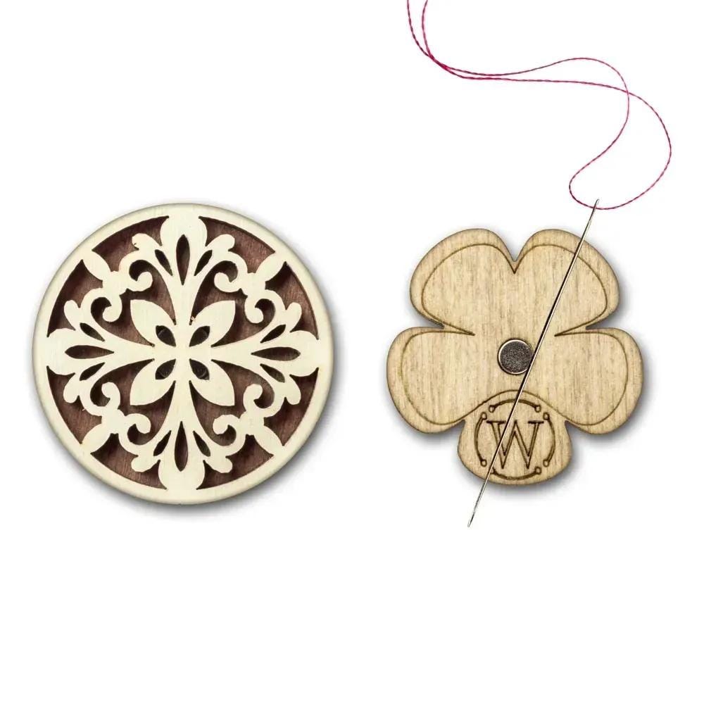 Magnetic needle holder from plywood, 3.5*3.5 cm, MH-111 ( 1 Item)